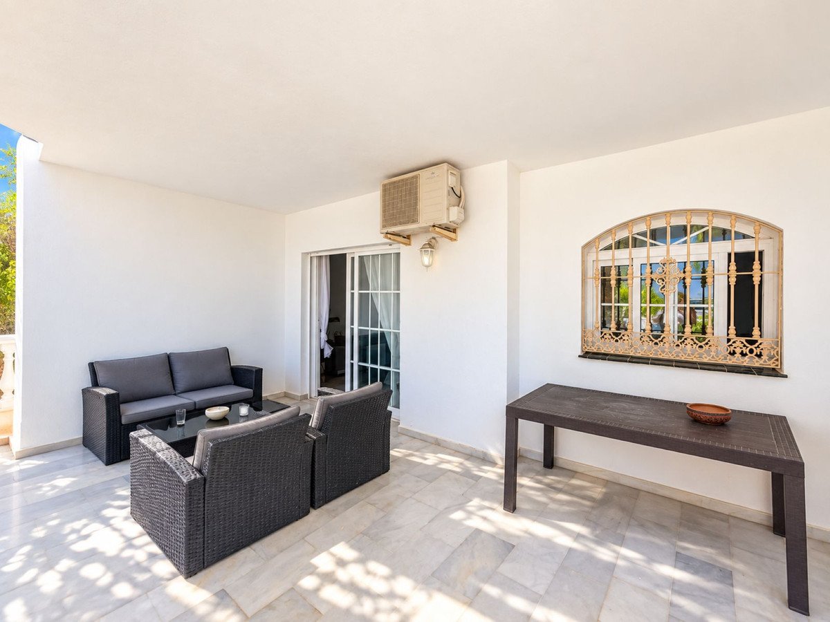 2 Bed Ground Floor Apartment in Estepona