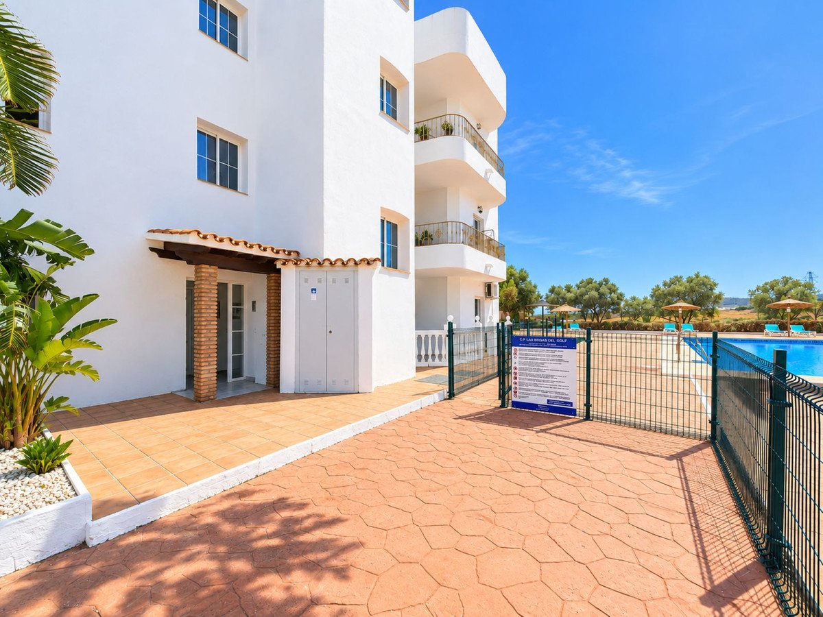 2 Bed Ground Floor Apartment in Estepona