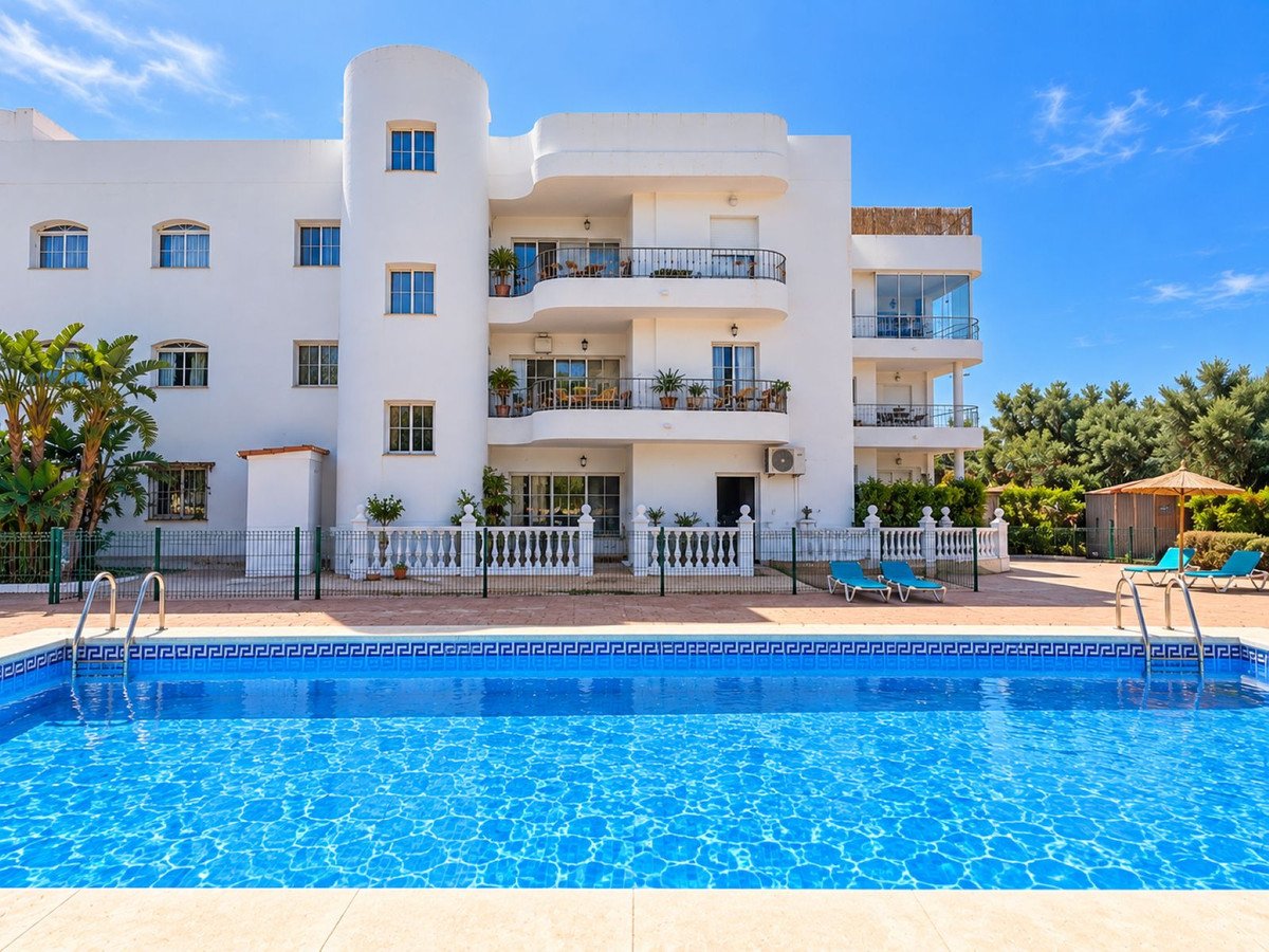 2 Bed Ground Floor Apartment in Estepona