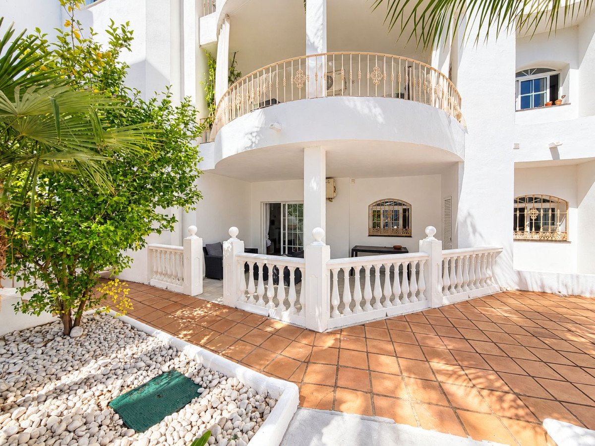 2 Bed Ground Floor Apartment in Estepona