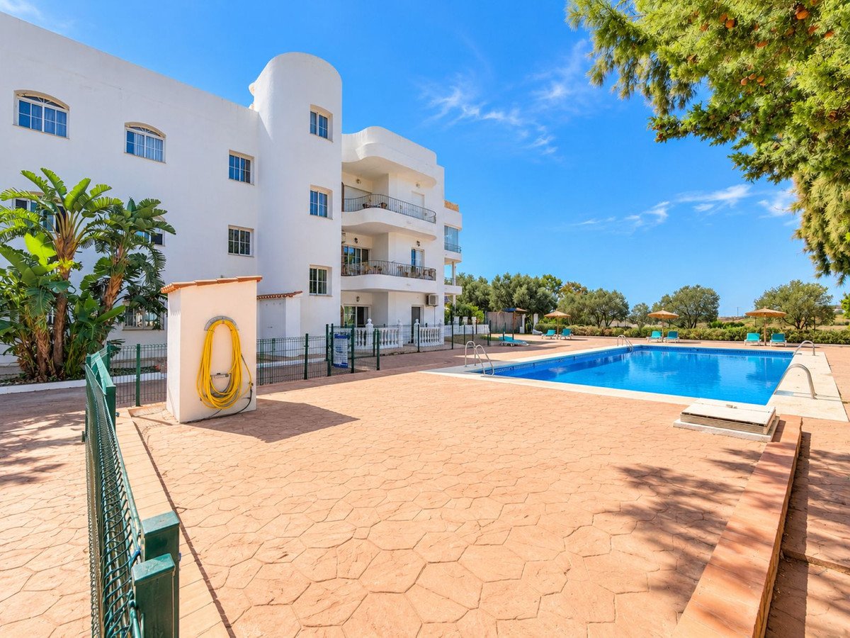 2 Bed Ground Floor Apartment in Estepona