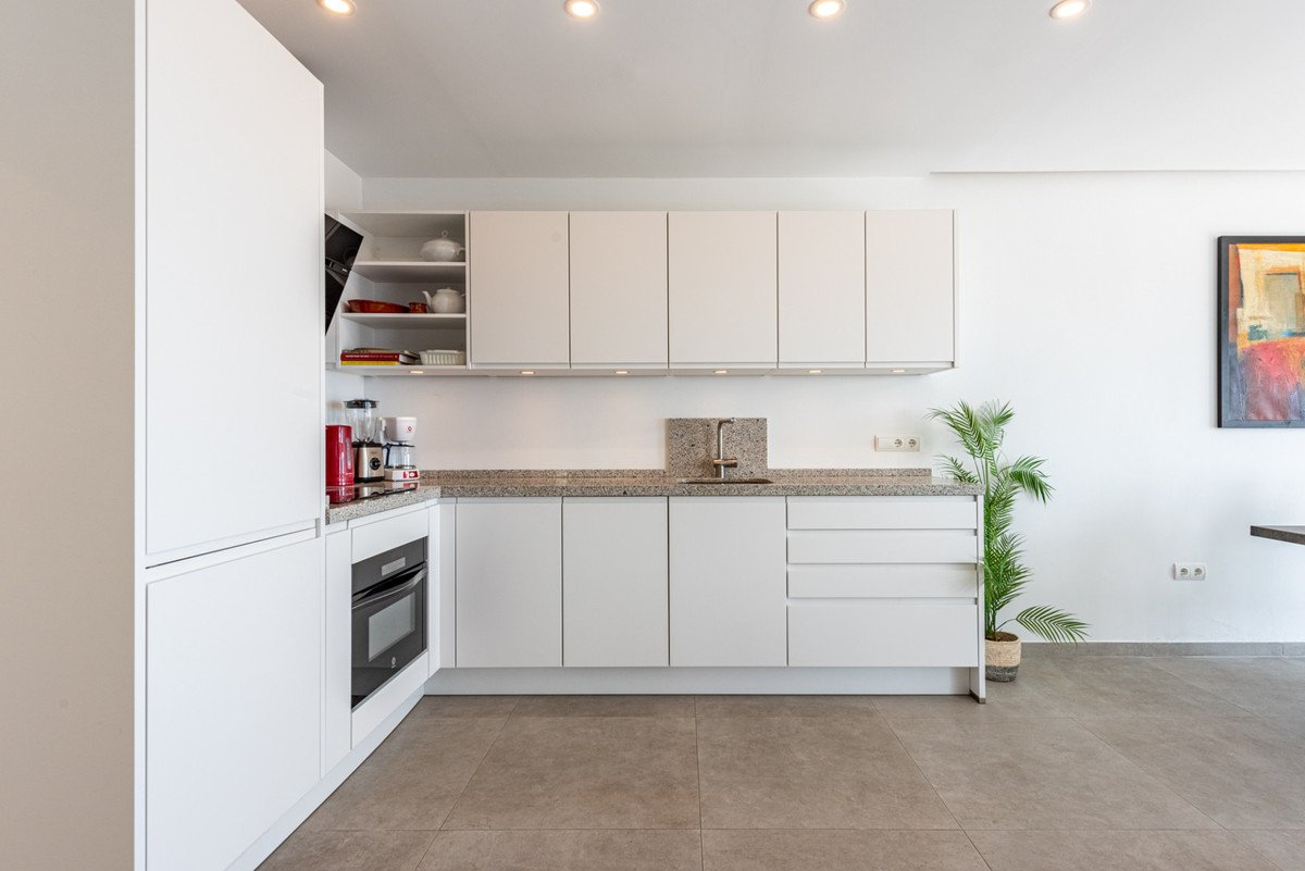 2 Bed Middle Floor Apartment in Riviera del Sol