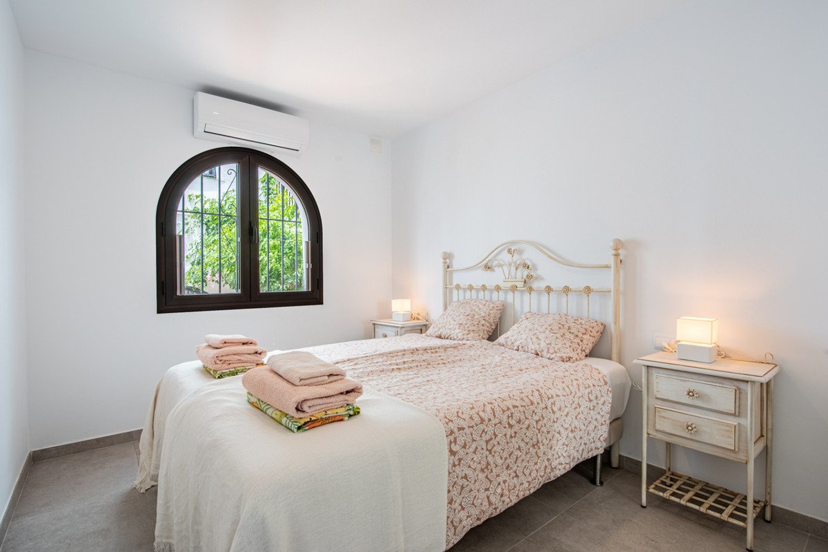 2 Bed Middle Floor Apartment in Riviera del Sol