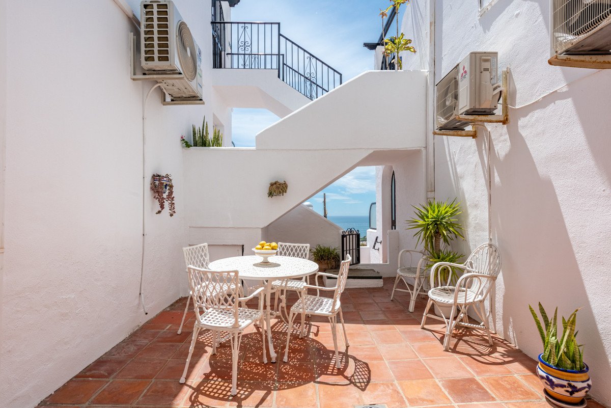 2 Bed Middle Floor Apartment in Riviera del Sol