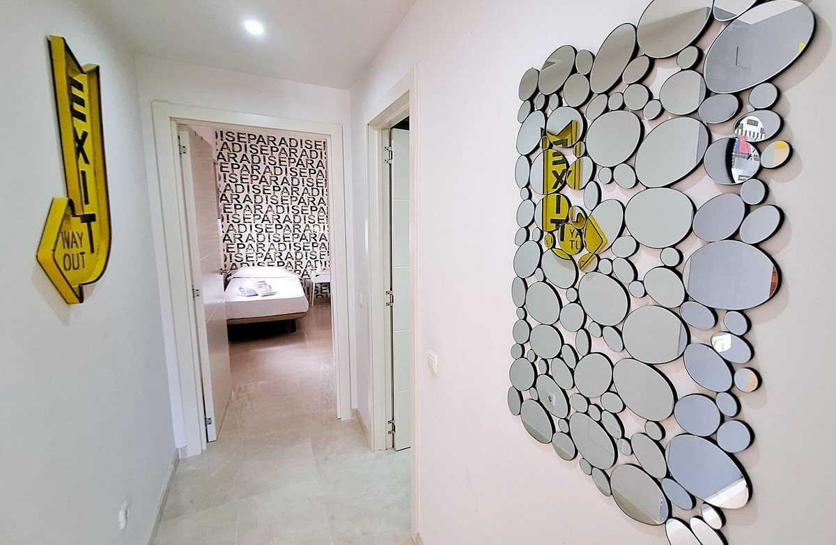 2 Bed Middle Floor Apartment in Estepona
