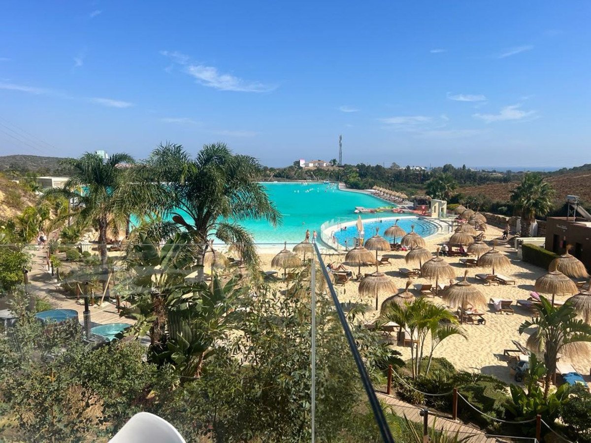 2 Bed Middle Floor Apartment in Estepona