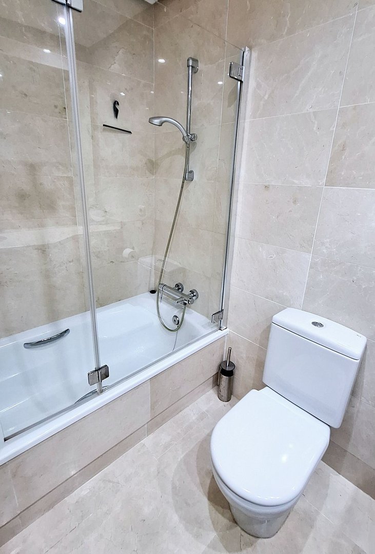 2 Bed Middle Floor Apartment in Estepona