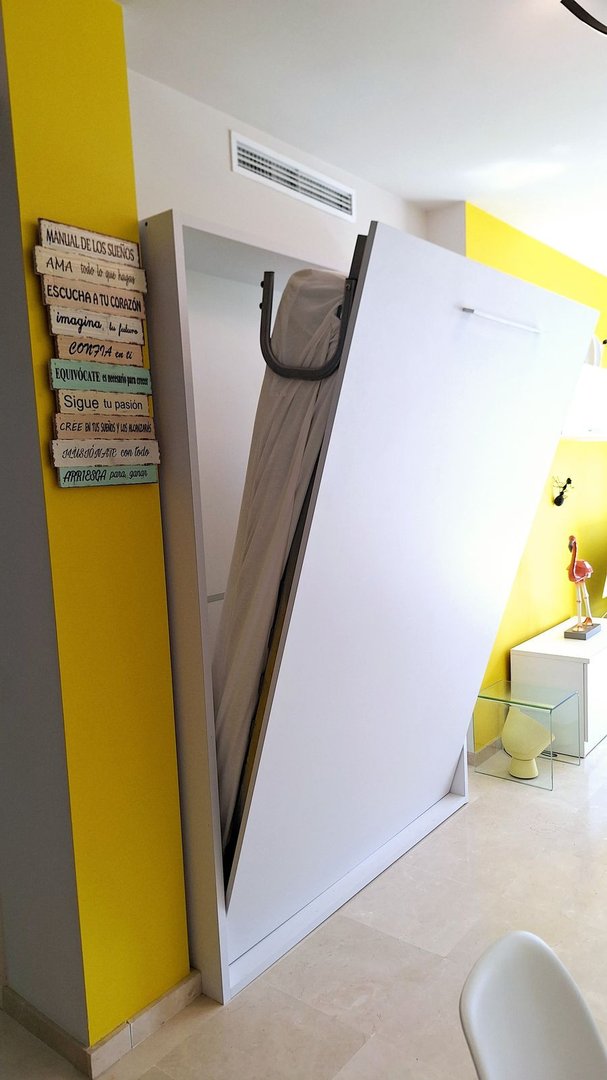 2 Bed Middle Floor Apartment in Estepona