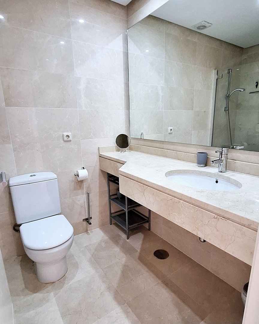 2 Bed Middle Floor Apartment in Estepona