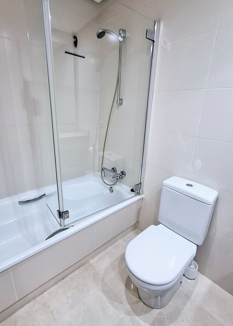 2 Bed Middle Floor Apartment in Estepona