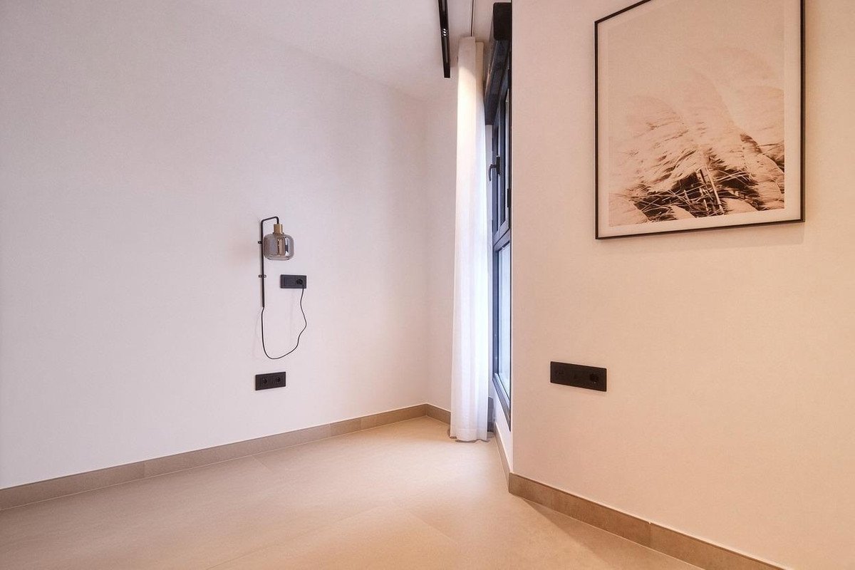 3 Bed Middle Floor Apartment in Fuengirola
