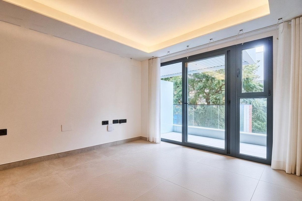 3 Bed Middle Floor Apartment in Fuengirola