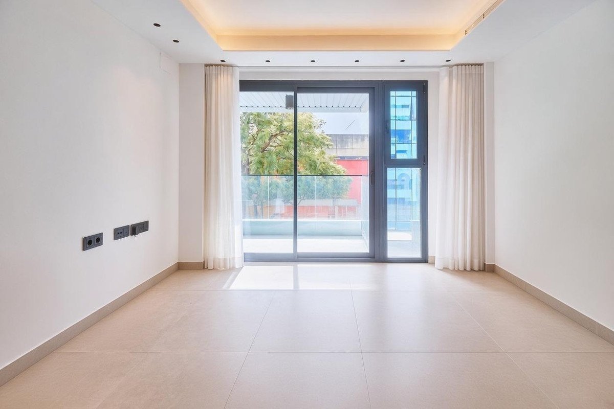 3 Bed Middle Floor Apartment in Fuengirola