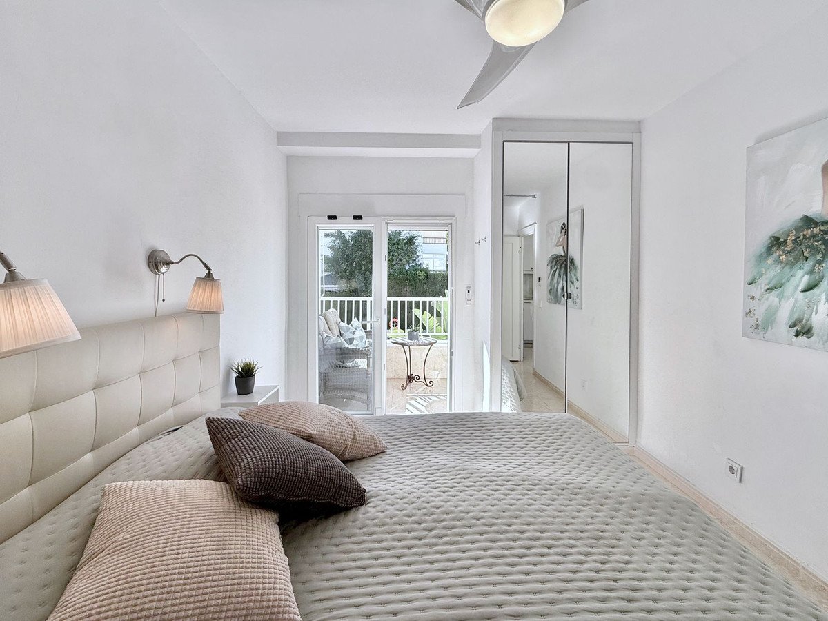 1 Bed Middle Floor Apartment in The Golden Mile