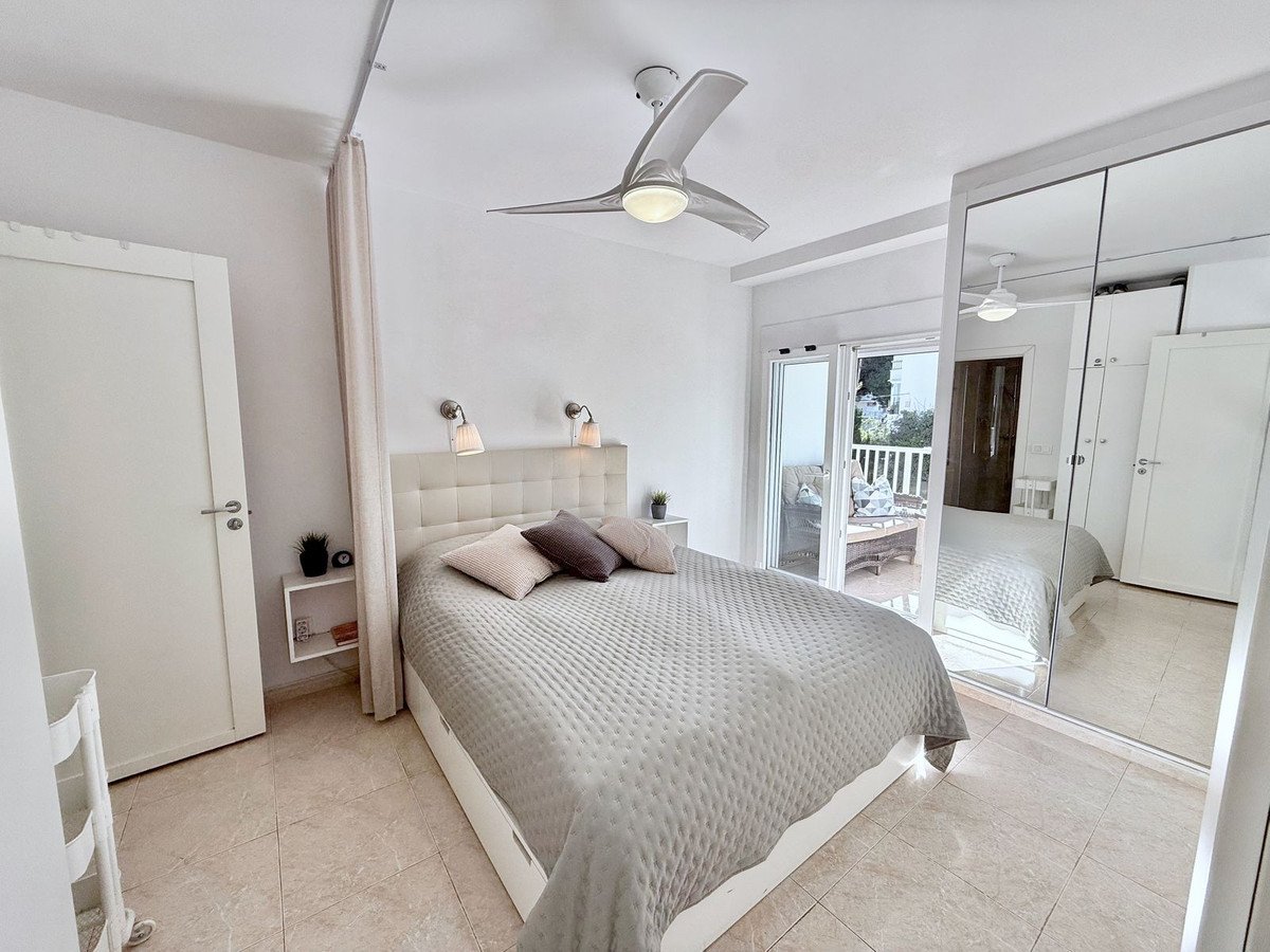 1 Bed Middle Floor Apartment in The Golden Mile