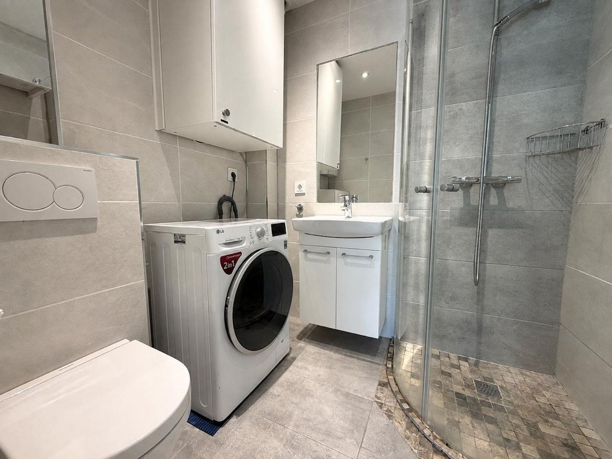 1 Bed Middle Floor Apartment in The Golden Mile