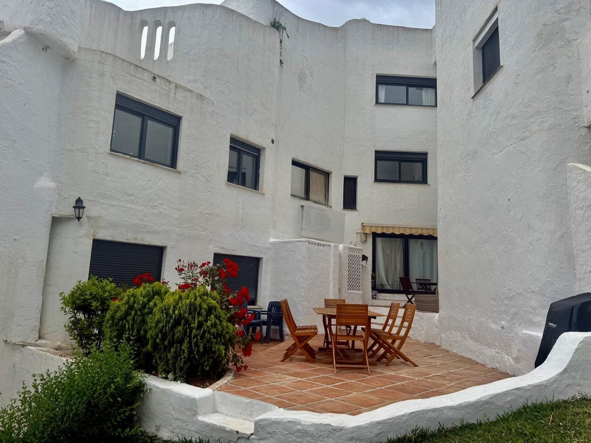 2 Bed Ground Floor Apartment in The Golden Mile