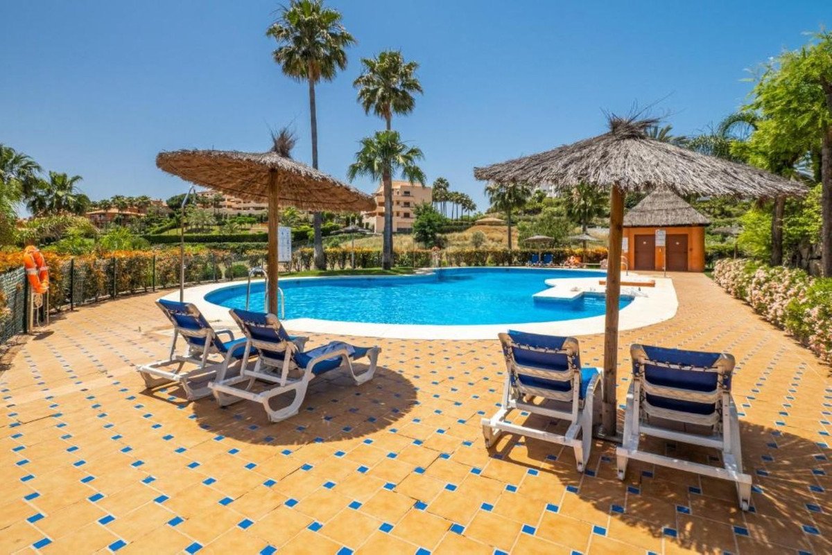 2 Bed Middle Floor Apartment in Atalaya
