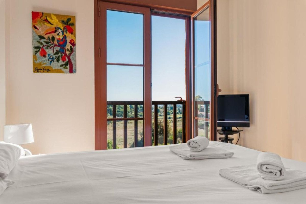 2 Bed Middle Floor Apartment in Atalaya