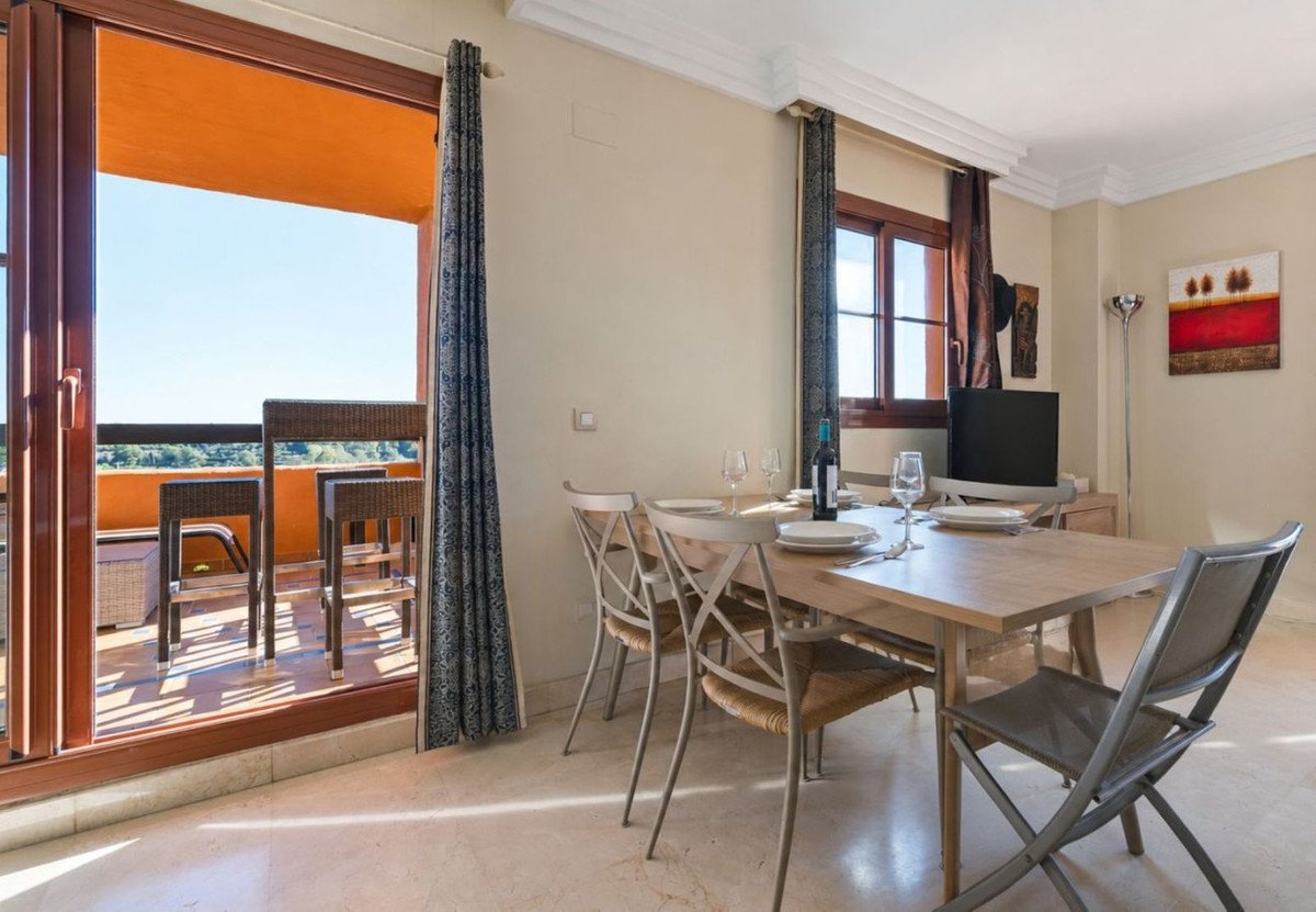 2 Bed Middle Floor Apartment in Atalaya