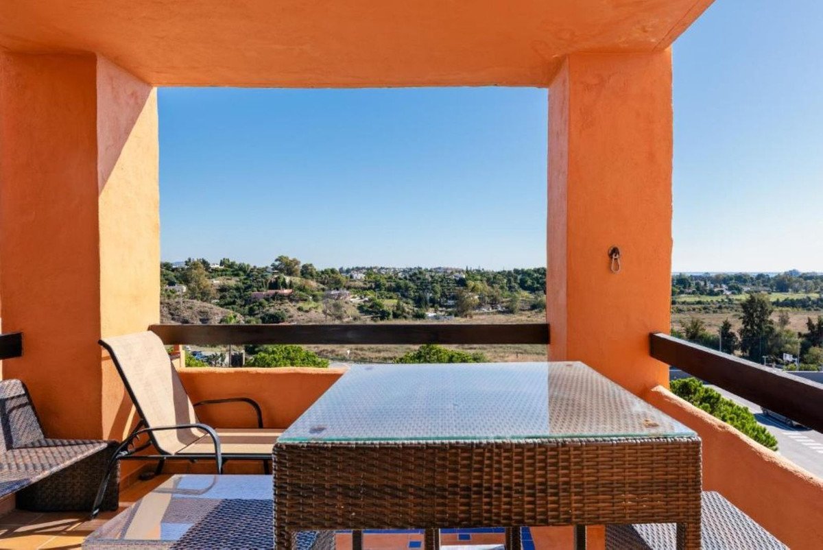 2 Bed Middle Floor Apartment in Atalaya