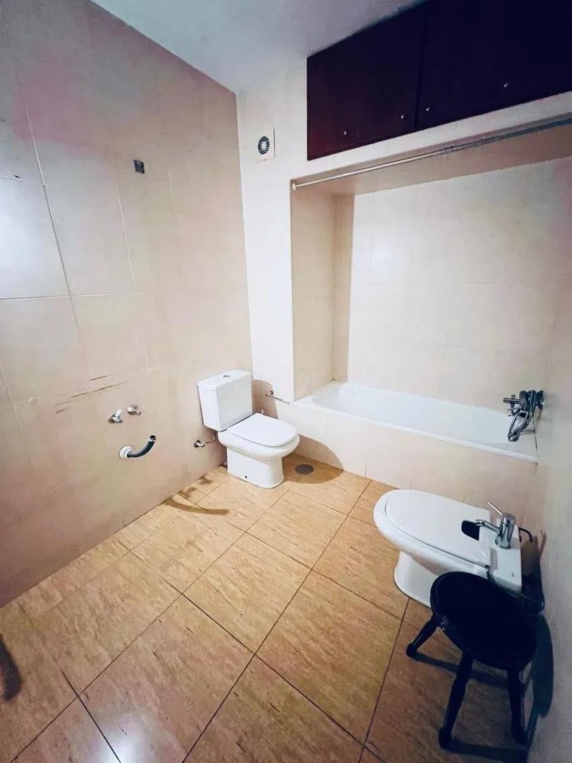 4 Bed Middle Floor Apartment in Málaga