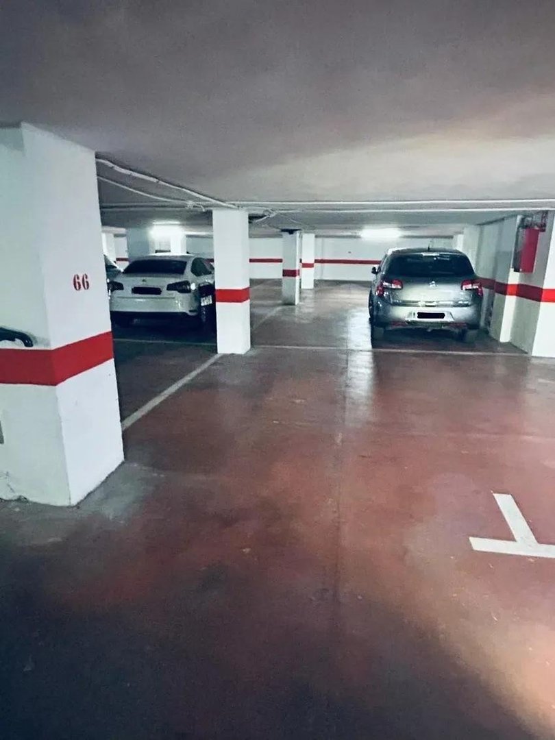 4 Bed Middle Floor Apartment in Málaga