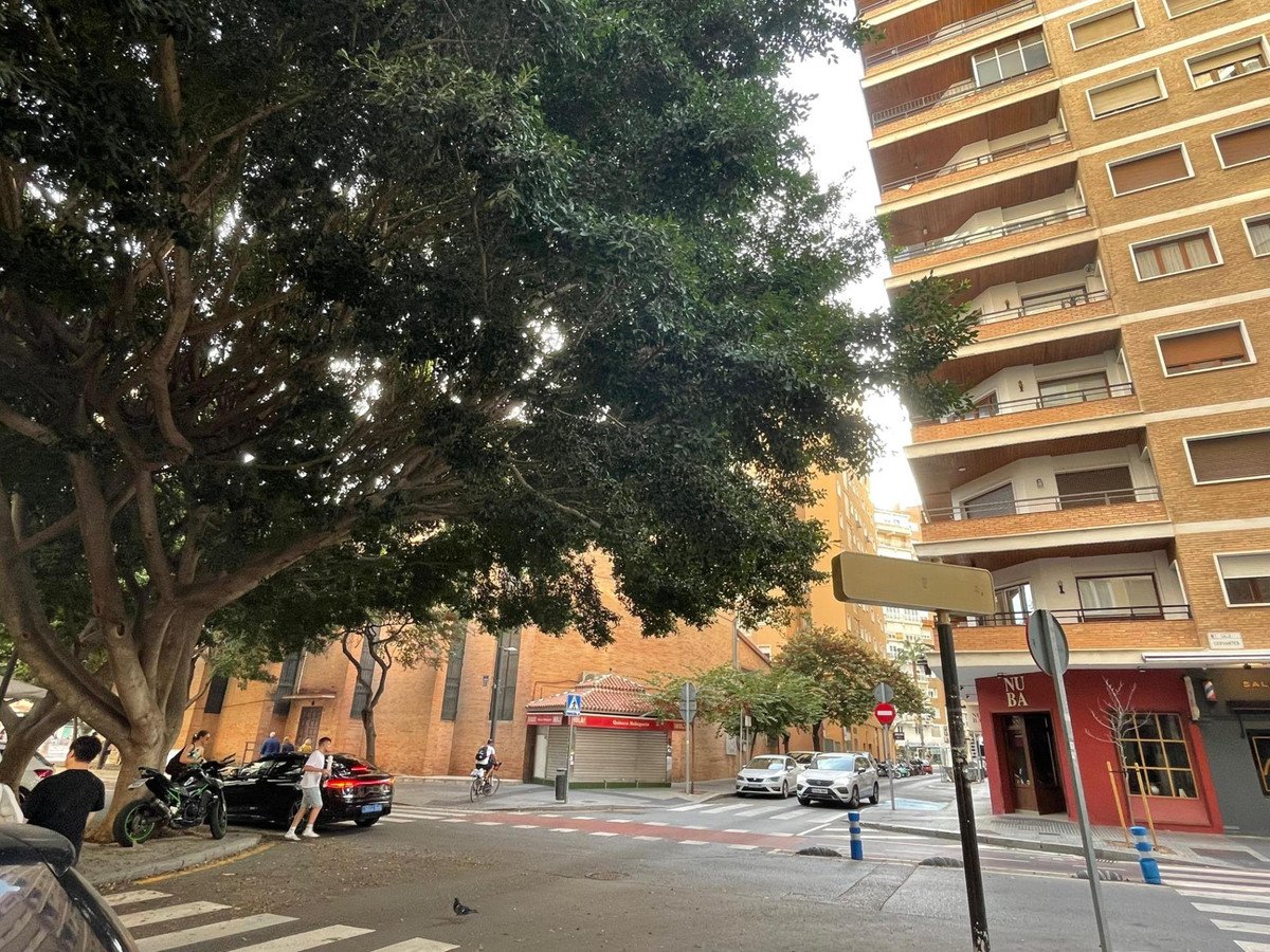 4 Bed Middle Floor Apartment in Málaga