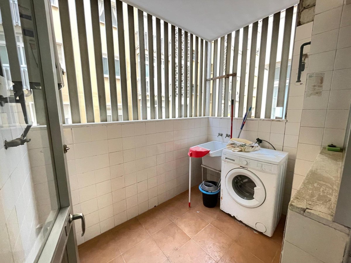 4 Bed Middle Floor Apartment in Málaga