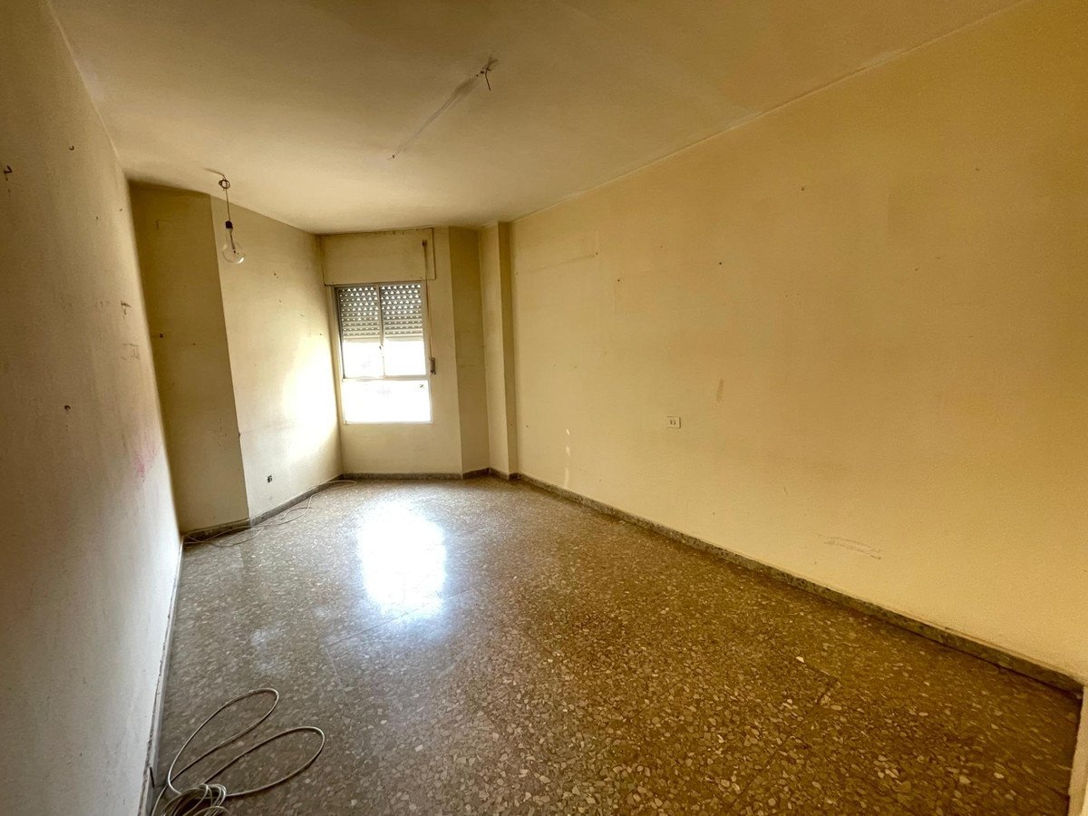 4 Bed Middle Floor Apartment in Málaga
