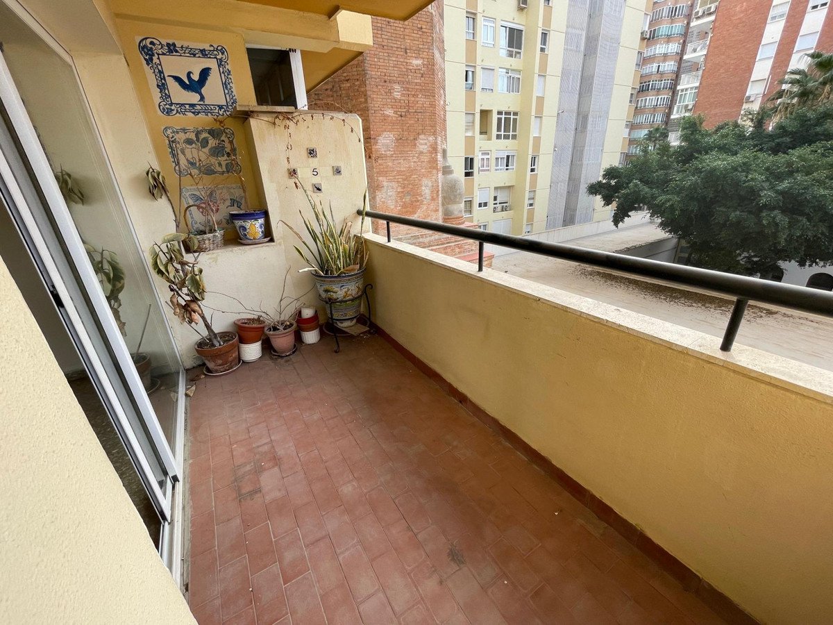 4 Bed Middle Floor Apartment in Málaga
