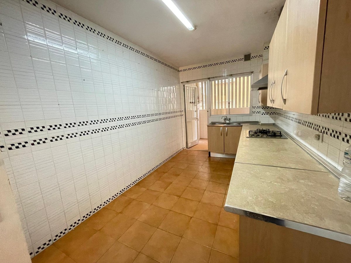 4 Bed Middle Floor Apartment in Málaga
