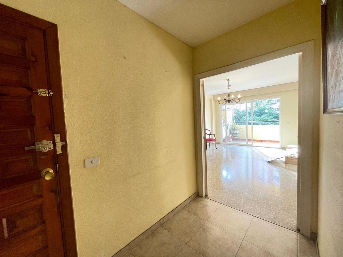4 Bed Middle Floor Apartment in Málaga