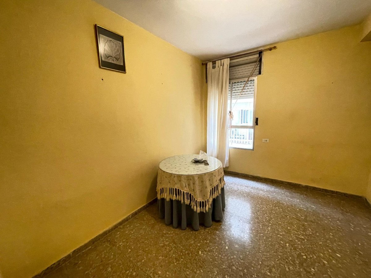4 Bed Middle Floor Apartment in Málaga