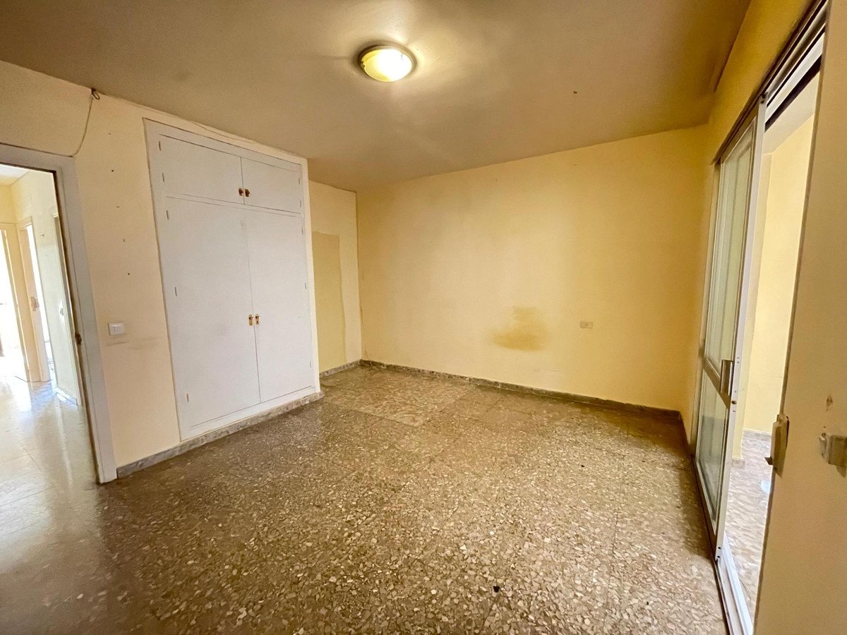 4 Bed Middle Floor Apartment in Málaga