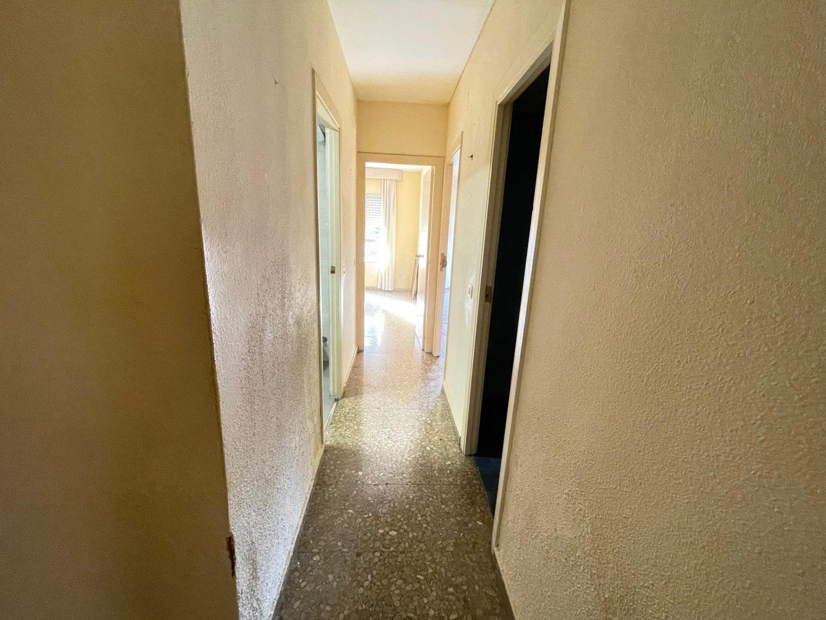 4 Bed Middle Floor Apartment in Málaga