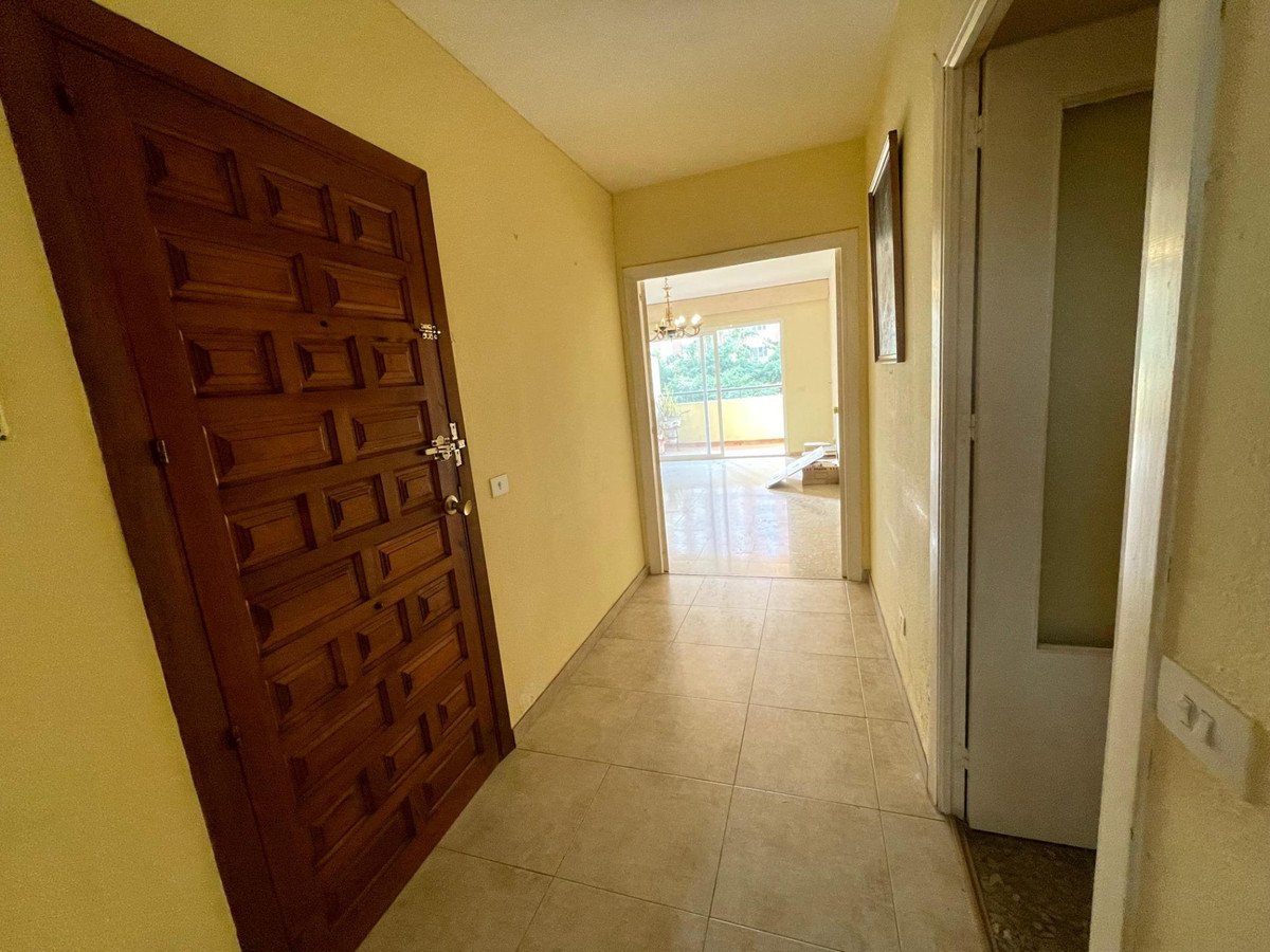 4 Bed Middle Floor Apartment in Málaga