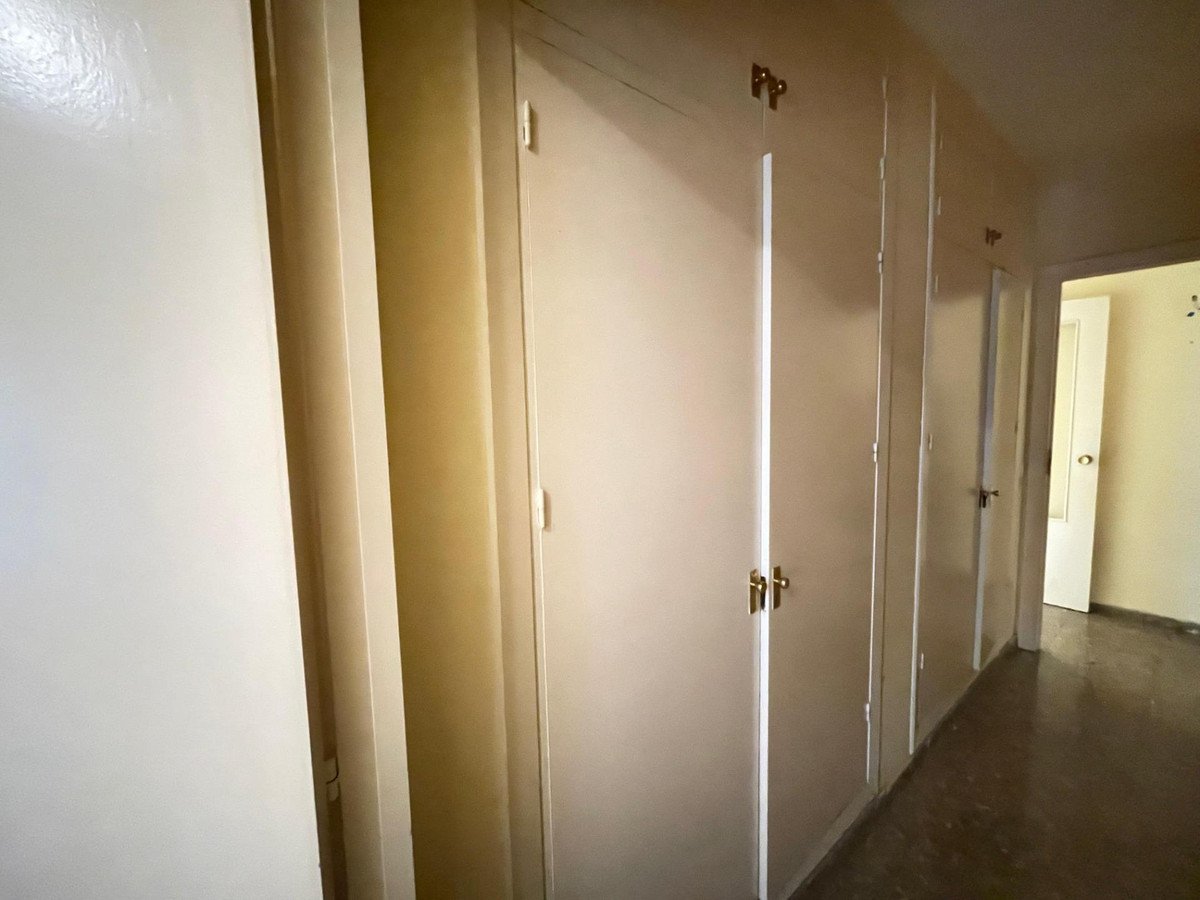 4 Bed Middle Floor Apartment in Málaga
