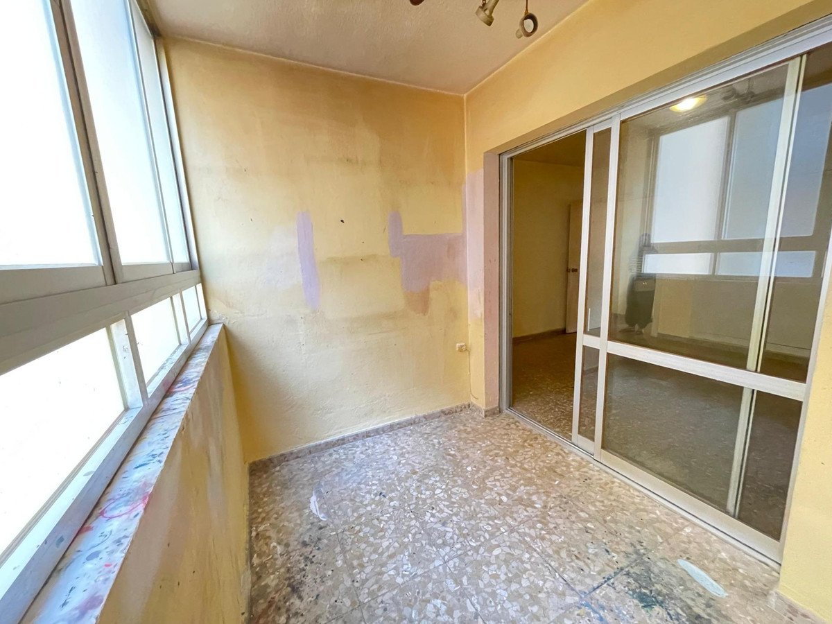 4 Bed Middle Floor Apartment in Málaga