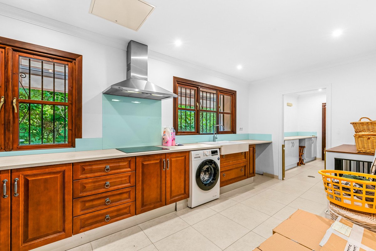 9 Bed Detached Villa in Mijas Costa