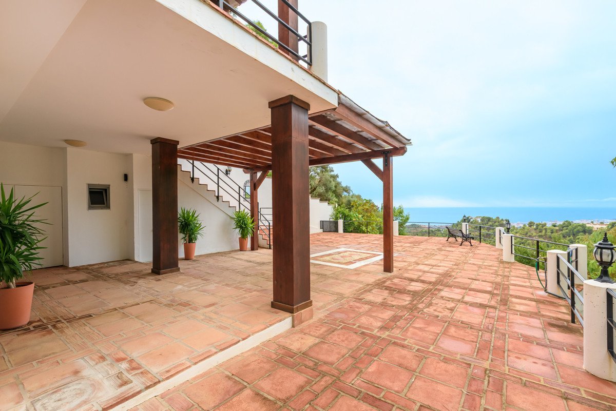 9 Bed Detached Villa in Mijas Costa