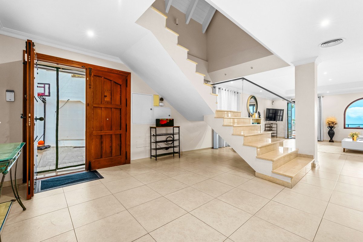 9 Bed Detached Villa in Mijas Costa