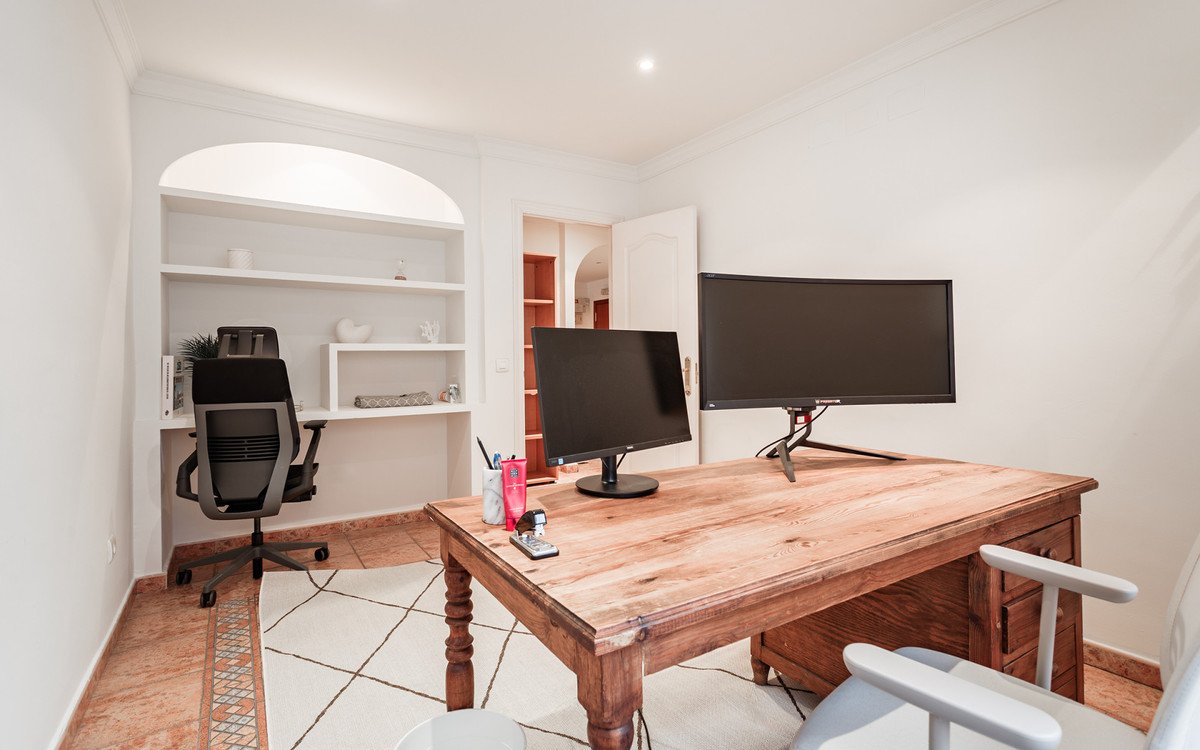 2 Bed Office in San Pedro de Alcántara