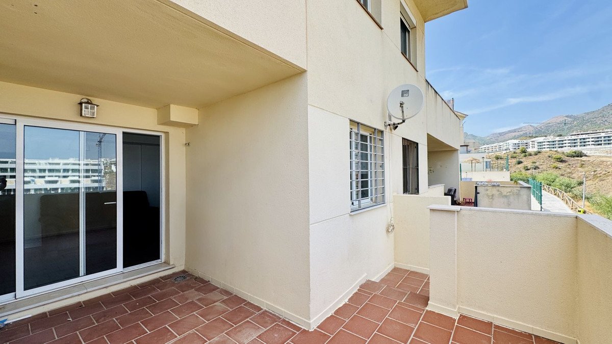 2 Bed Middle Floor Apartment in Fuengirola