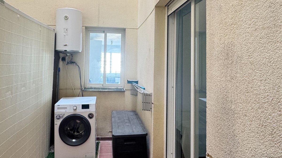 2 Bed Middle Floor Apartment in Fuengirola