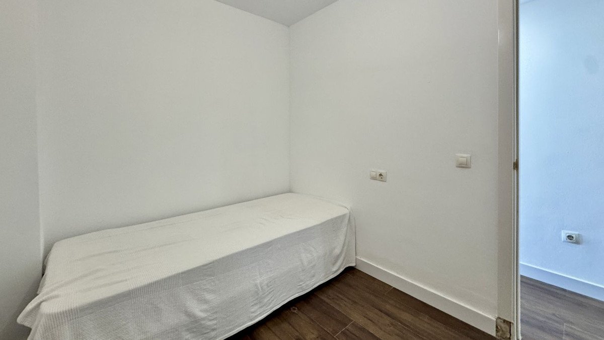 2 Bed Middle Floor Apartment in Fuengirola