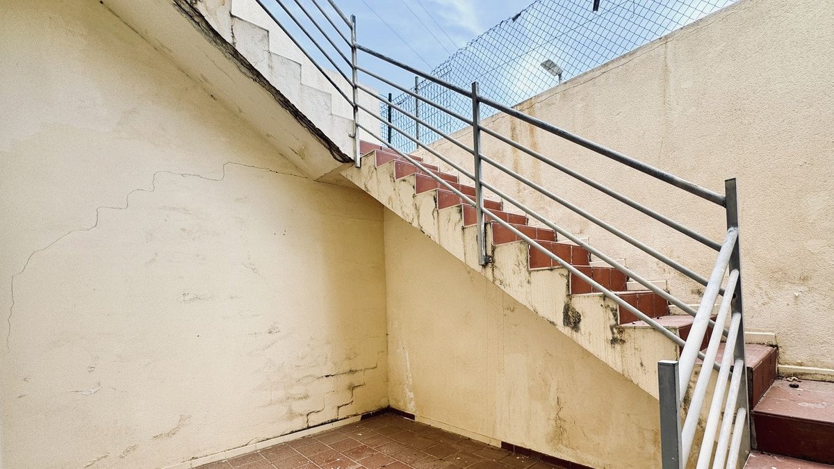 2 Bed Middle Floor Apartment in Fuengirola