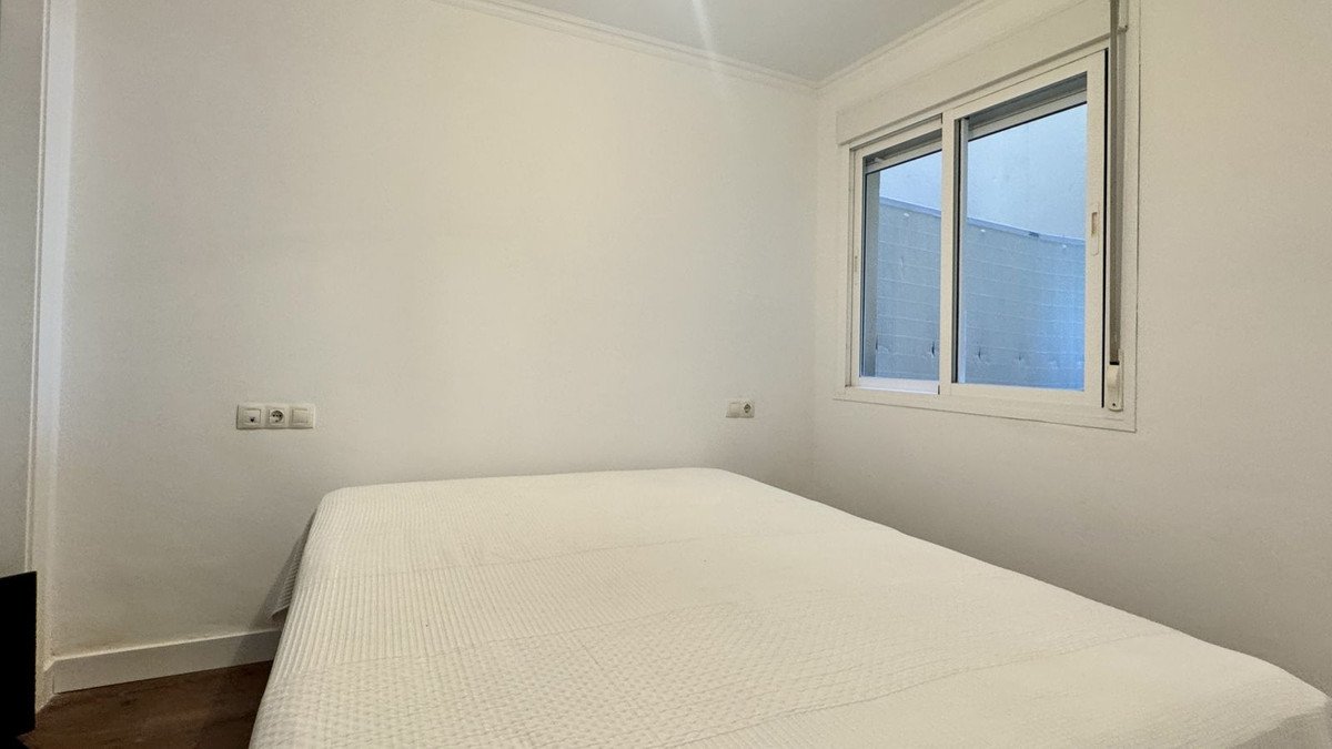 2 Bed Middle Floor Apartment in Fuengirola