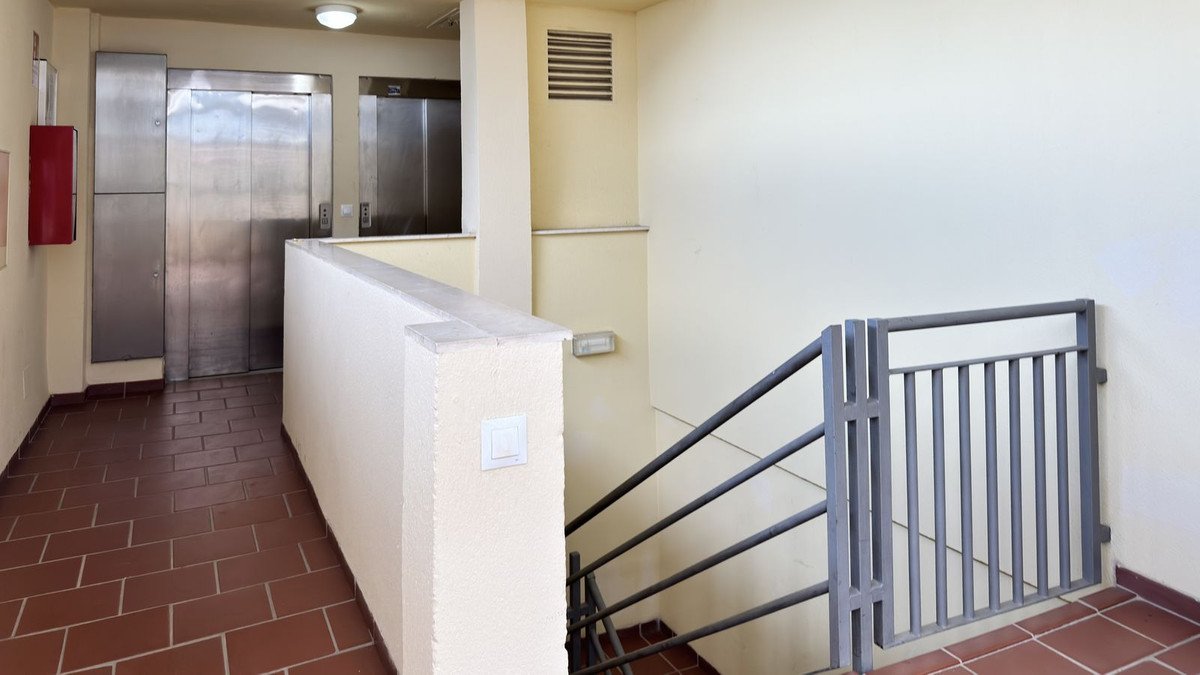 2 Bed Middle Floor Apartment in Fuengirola