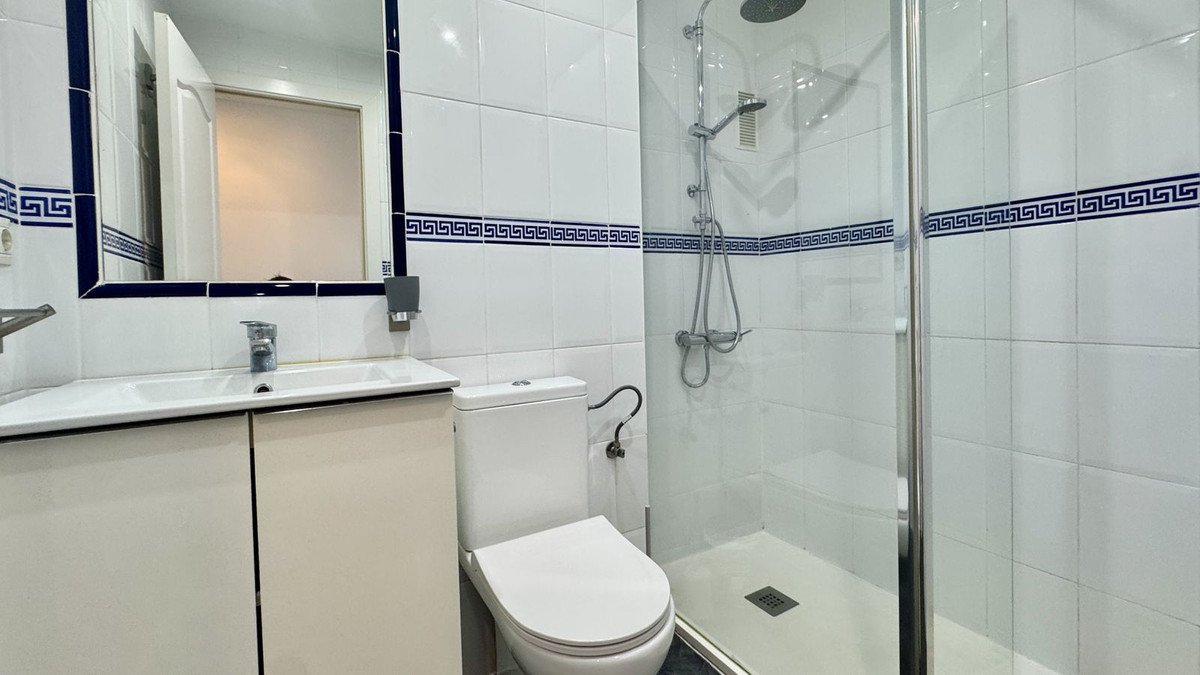 2 Bed Middle Floor Apartment in Fuengirola
